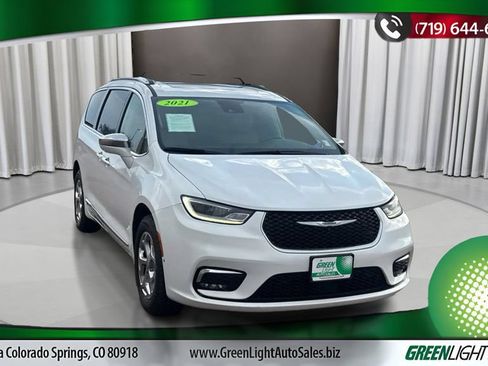 Used 2021 Chrysler Pacifica Limited w/ Premium & Safety Sphere Group AWD/4WD image 7