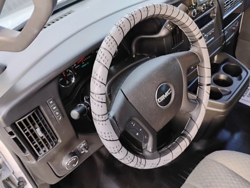 Used 2016 GMC Savana 2500 image 50