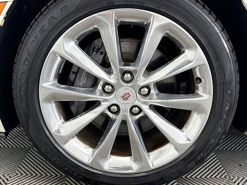 Used 2013 Cadillac XTS Luxury image 29