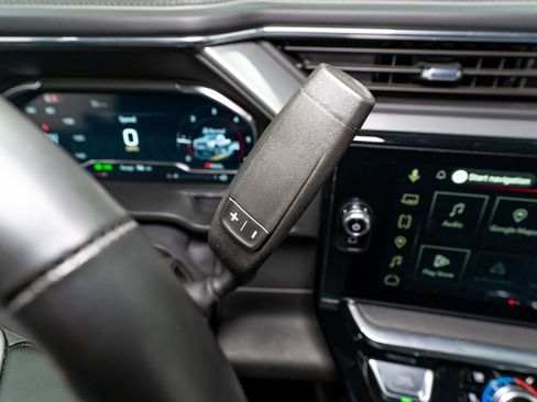 Used 2024 GMC Sierra 2500 Denali w/ Denali Reserve Package image 32