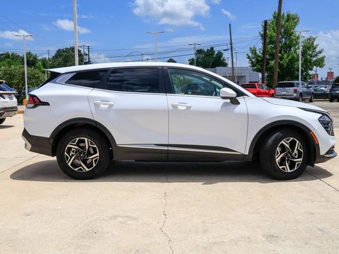 Used 2025 Kia Sportage LX FWD image 21