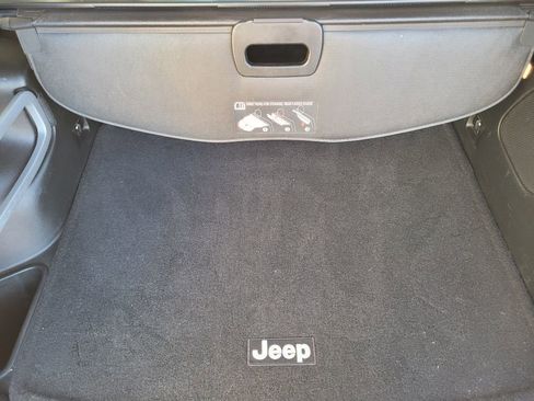 Used 2016 Jeep Cherokee Overland w/ Technology Group image 57