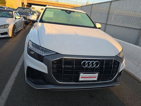 Used 2023 Audi Q8 Premium Plus w/ Premium Plus Package image 2