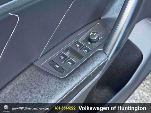Certified 2023 Volkswagen Tiguan SE R-Line image 17