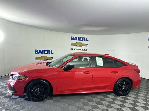 Used 2023 Honda Civic Sport image 2