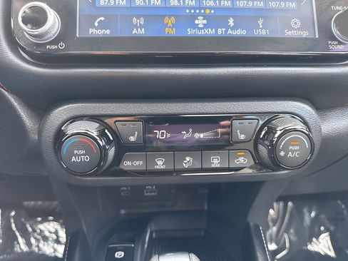 Used 2024 Nissan Kicks SR w/ SR Premium Package image 17