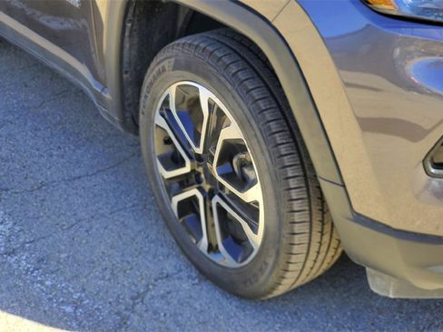 Used 2022 Jeep Compass Limited image 4