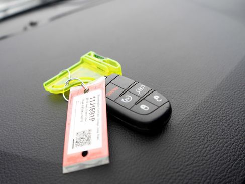 Used 2019 Jeep Grand Cherokee Limited image 29