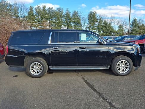 Certified 2018 GMC Yukon XL SLT image 7