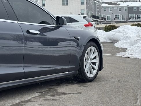 Used 2017 Tesla Model S 100D image 17