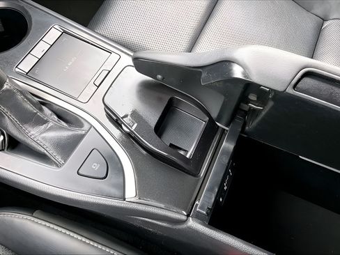 Used 2019 Lexus UX 200 w/ Premium Package FWD image 23