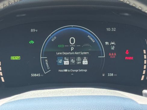 Used 2025 Toyota Camry SE FWD image 14