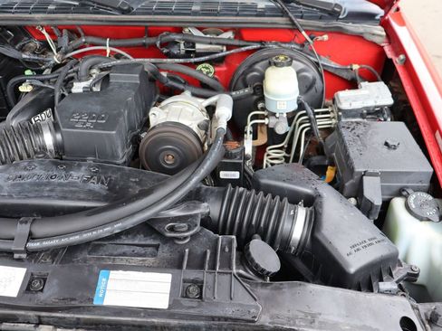 Used 2000 Chevrolet S10 Pickup LS w/ Preferred Equipment Group image 29