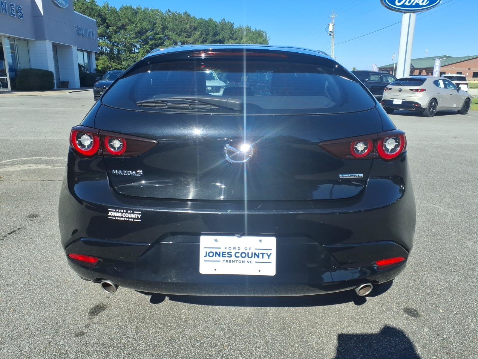 Used 2024 MAZDA MAZDA3 s FWD image 3