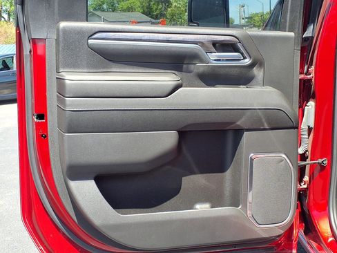 Used 2024 Chevrolet Silverado 2500 LTZ w/ LTZ Convenience Package image 18