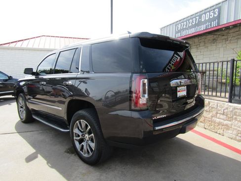Used 2017 GMC Yukon Denali AWD/4WD image 3