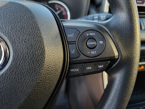 Used 2023 Toyota RAV4 XLE image 17