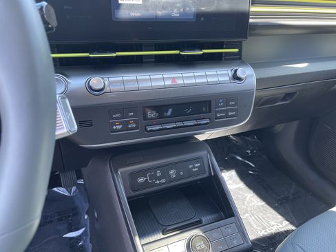 Certified 2024 Hyundai Kona Limited FWD image 25