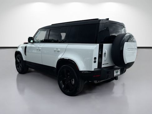 New 2026 Land Rover Defender 110 X-Dynamic SE AWD/4WD image 3
