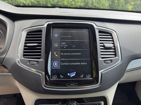 Used 2018 Volvo XC90 T5 Momentum w/ Convenience Package FWD image 8