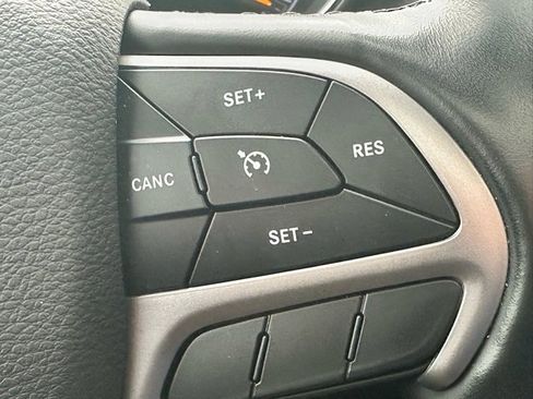 Used 2020 Jeep Grand Cherokee Altitude image 13