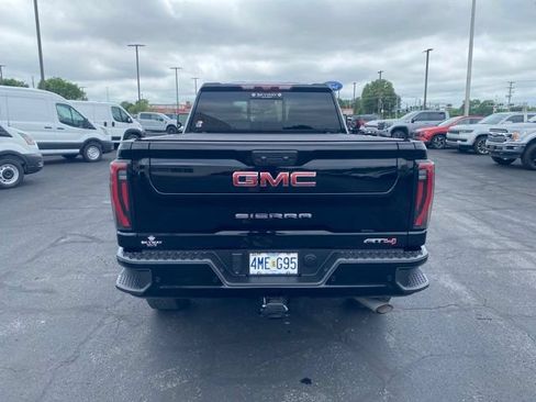 Used 2025 GMC Sierra 2500 AT4 w/ AT4 Premium Plus Package AWD/4WD image 4