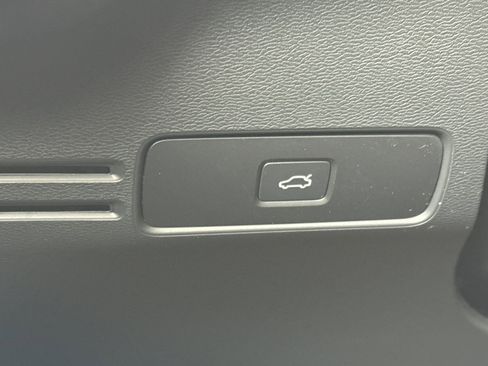 New 2026 Volvo XC40 B4 Plus w/ Climate Package image 31