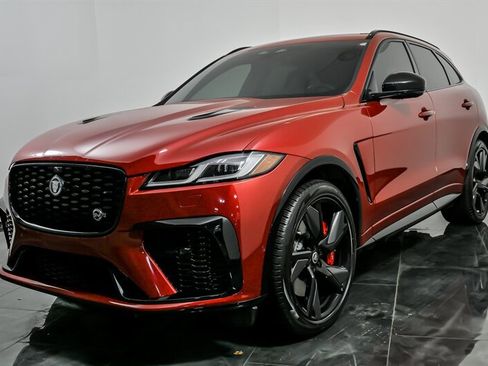 Used 2025 Jaguar F-PACE SVR 575 Edition image 5