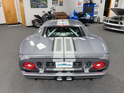 Used 2006 Ford GT RWD image 31