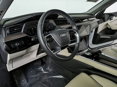 Certified 2024 Audi Q8 e-tron Prestige w/ Prestige Package AWD/4WD image 4