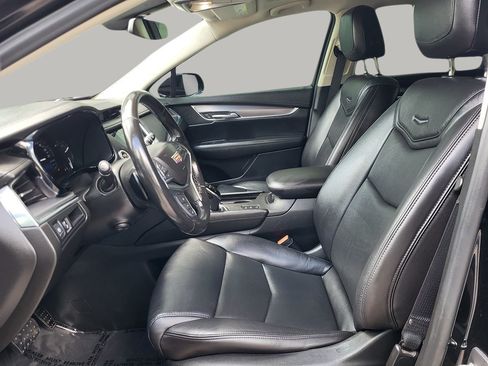 Used 2019 Cadillac XT5 Luxury AWD/4WD image 16