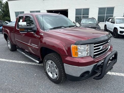 Used 2013 GMC Sierra 1500 SLT w/ All-Terrain Package AWD/4WD image 8