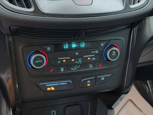 Used 2018 Ford Escape SE w/ SE Sport Appearance Package AWD/4WD image 16