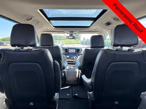 Certified 2019 Chrysler Pacifica Limited FWD image 8
