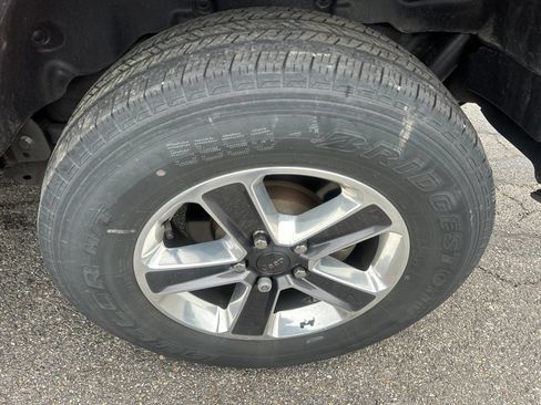 Used 2022 Jeep Wrangler Unlimited Sahara AWD/4WD image 10