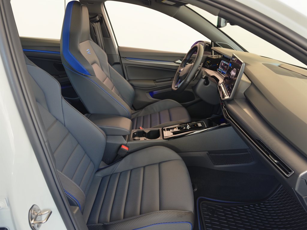 Certified 2026 Volkswagen Golf AWD/4WD image 30