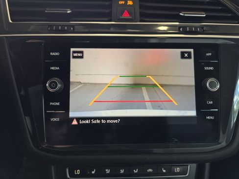 Used 2020 Volkswagen Tiguan SE R-Line AWD/4WD image 23