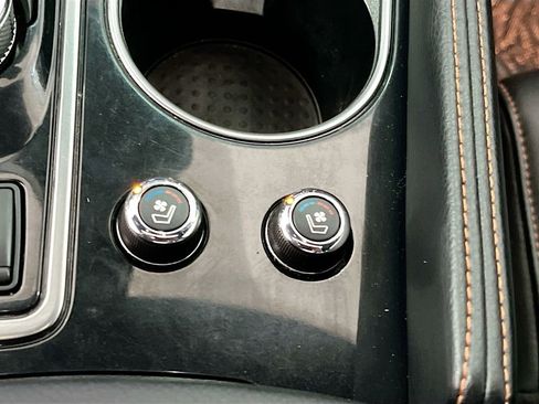 Used 2023 Nissan Maxima SR w/ Sport Mat Group FWD image 21
