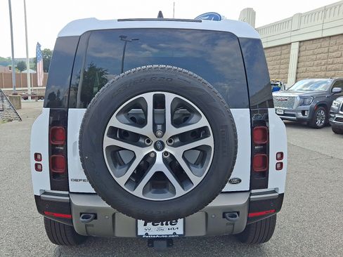 Used 2022 Land Rover Defender 110 X-Dynamic HSE image 5