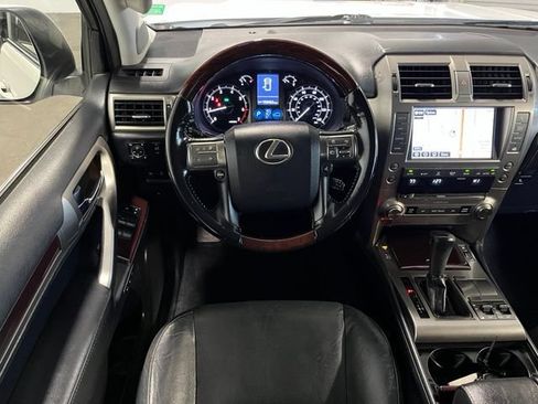 Used 2017 Lexus GX 460 AWD/4WD image 18