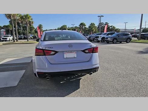 Used 2024 Nissan Altima 2.5 SR w/ SR Premium Package FWD image 31
