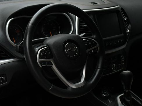 Used 2016 Jeep Cherokee Limited w/ Technology Group AWD/4WD image 16