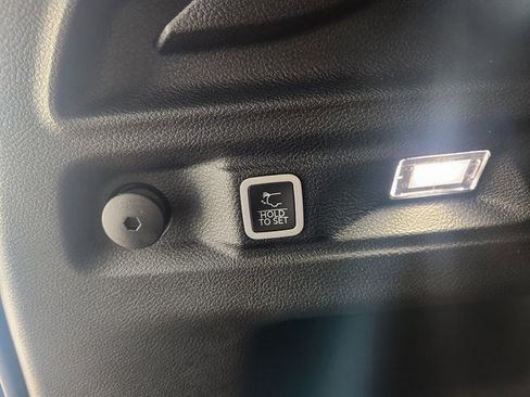 New 2025 Jeep Grand Cherokee L Laredo w/ Luxury Tech Group I image 14