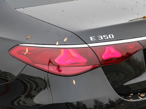 New 2026 Mercedes-Benz E 350 4MATIC Sedan image 11