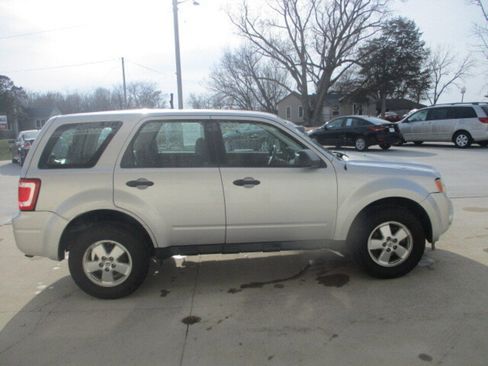 Used 2011 Ford Escape XLS w/ 101A Rapid Spec Order Code image 2