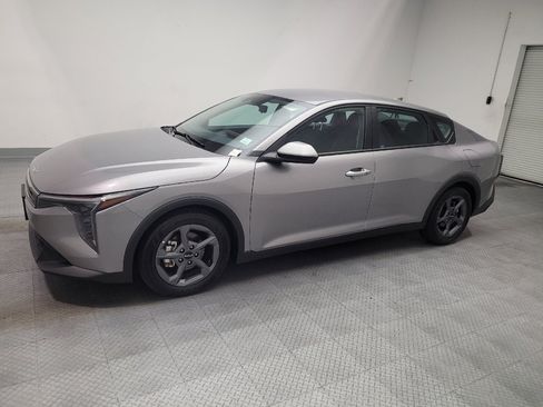 Used 2025 Kia K4 FWD image 2