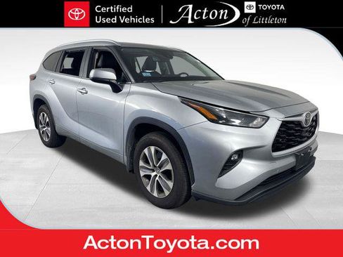 Certified 2024 Toyota Highlander XLE AWD/4WD image 1