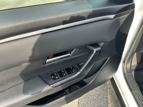 Used 2023 MAZDA CX-50 2.5 S w/ Cargo Package image 16