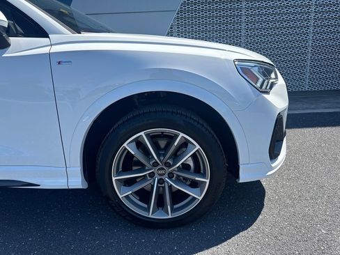 Certified 2025 Audi Q3 2.0T Premium w/ Convenience Package AWD/4WD image 7