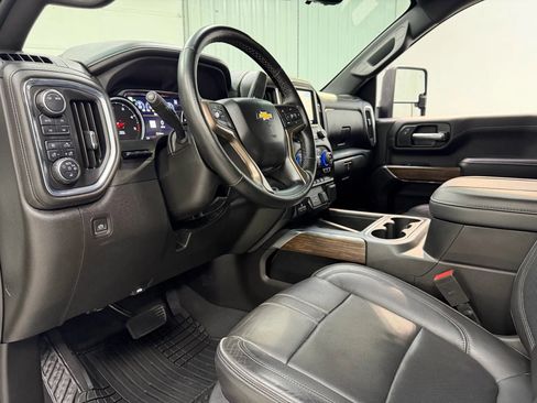 Used 2023 Chevrolet Silverado 2500 High Country w/ Z71 Off-Road Package image 12